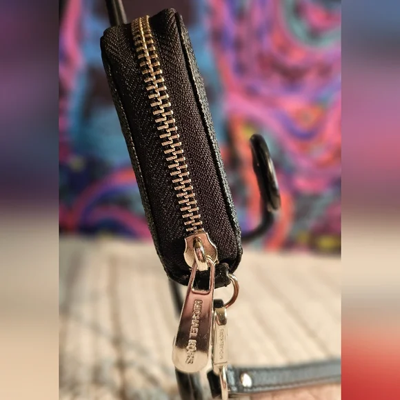 Michael Kors Jet Set Zip Around Textured Black Wallet - Picture 4 of 13